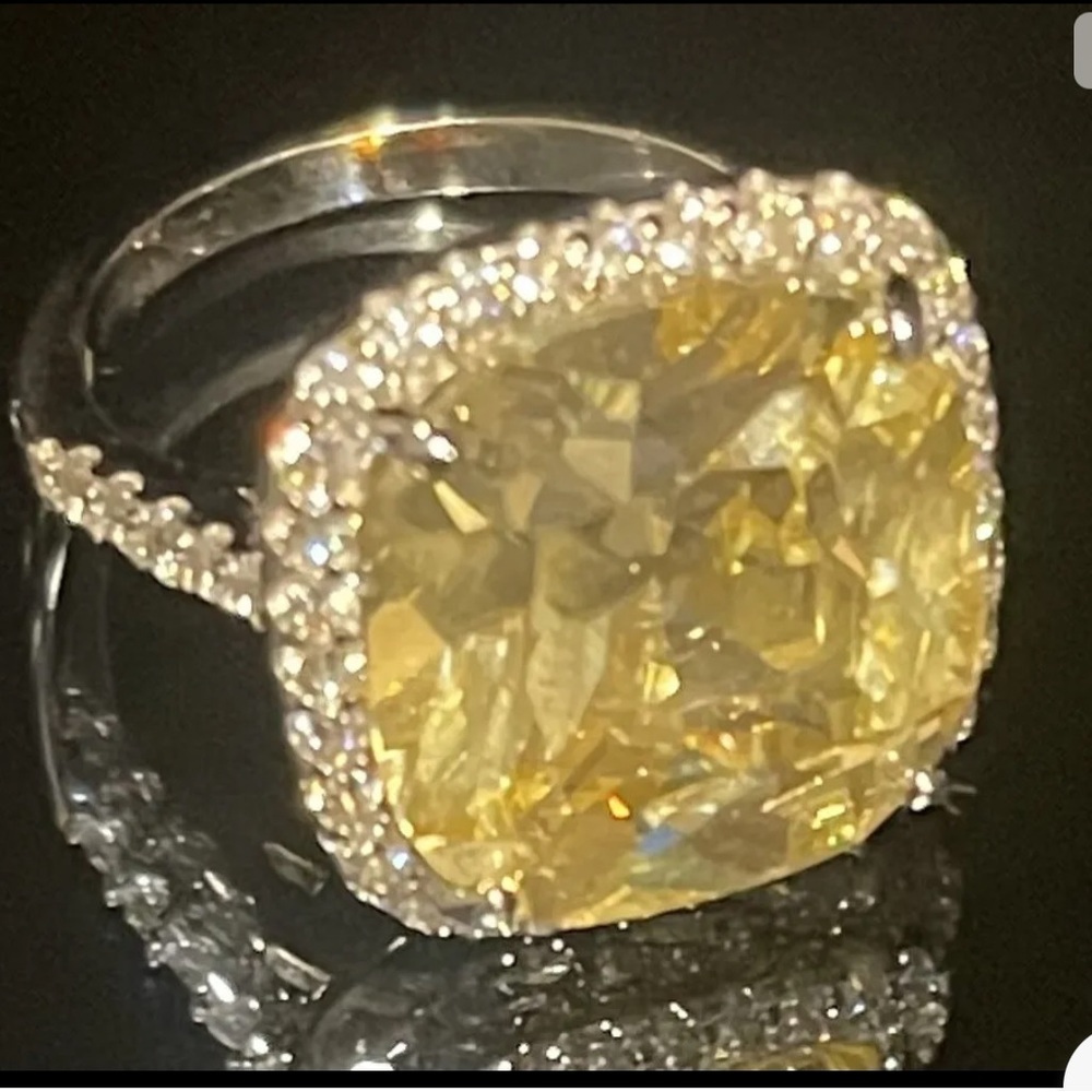 Huge yellow diamond ring